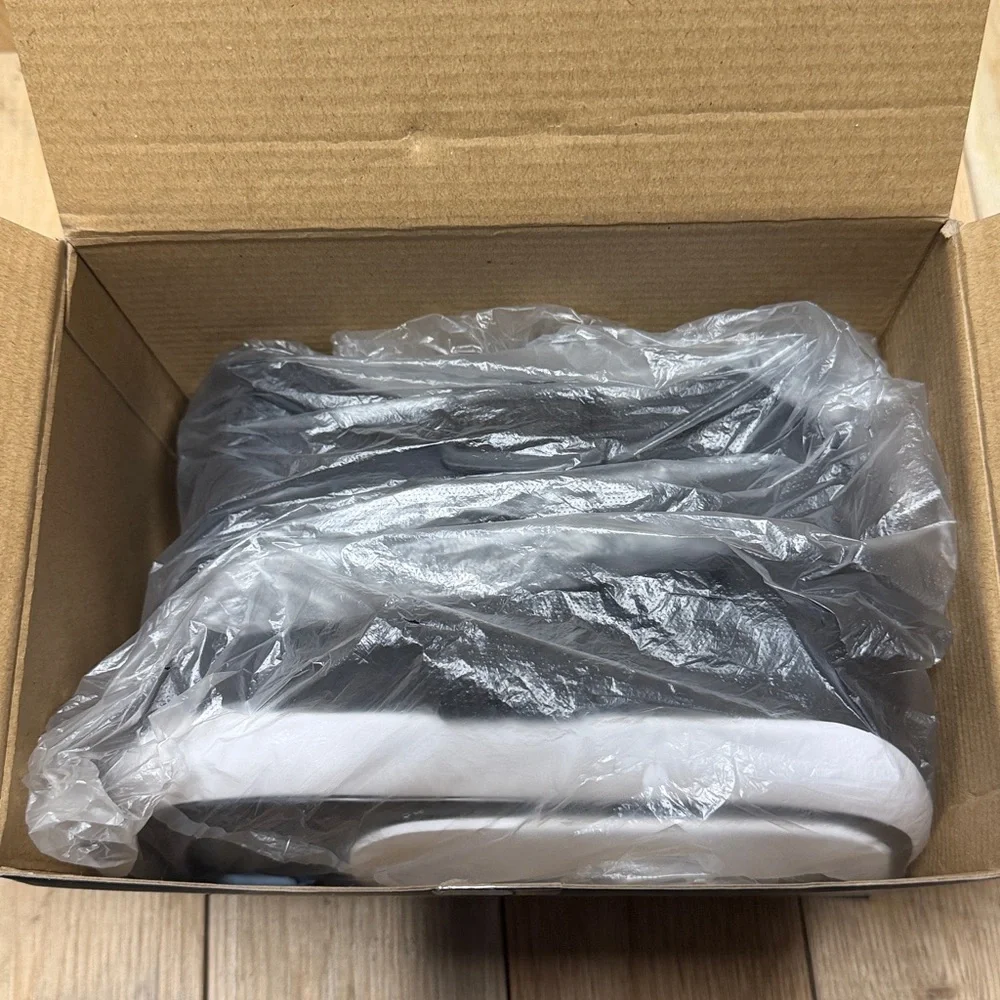 American Eagle Outfitters Mobile Phone Virtual Reality Headset